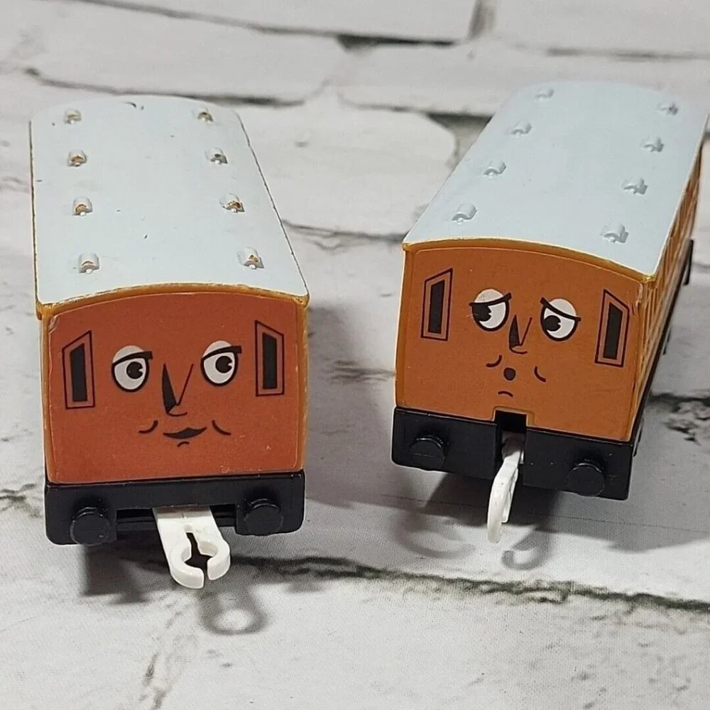 Thomas and Friends Train Track Replacement Cars Lot of 8‎